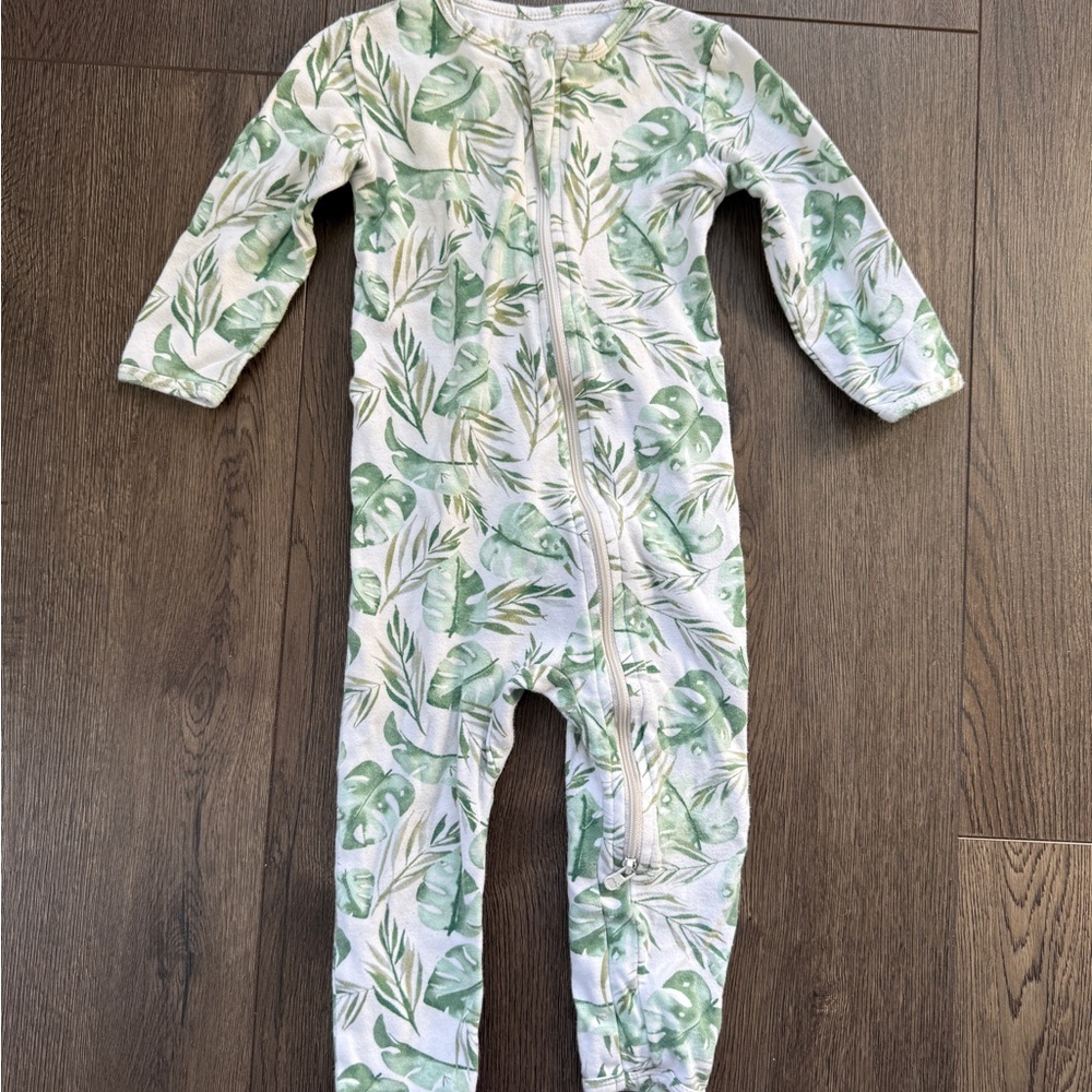 DREAMLAND BABY Tropical Leaf Print Baby 12-18 Months One Piece Sleeper
